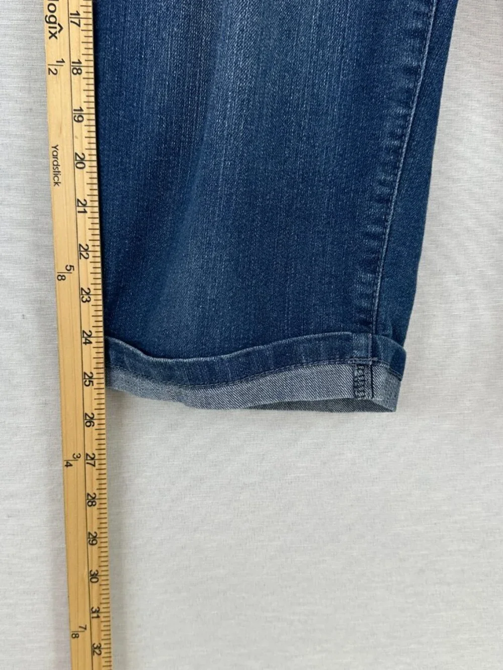 GLORIA VANDERBILD AMANDA BLUE CAPRI CUFFED WOMENS JEANS SIZE 6